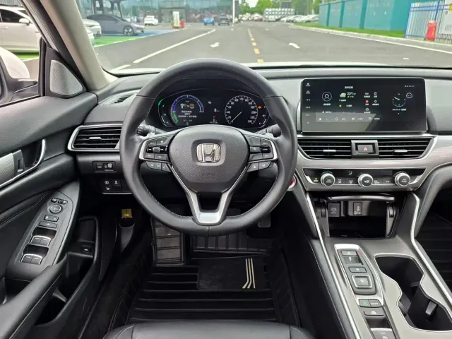 Honda Accord — Фото автомобиля 8