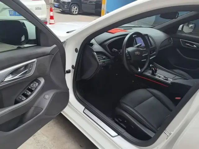 Cadillac CT5 — Фото автомобиля 15