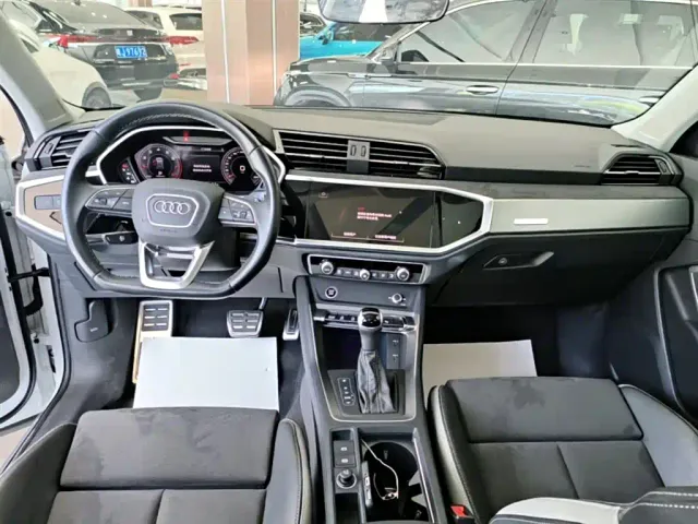 Audi Q3 — Фото автомобиля 12