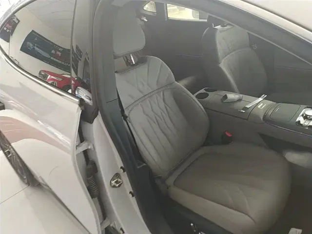 Geely Galaxy Xingyao 8 — Фото автомобиля 24