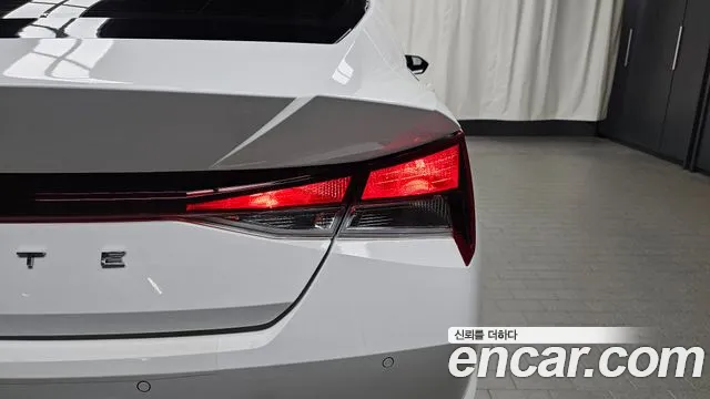 Hyundai AVANTE Avante (CN7) — Фото автомобиля 23