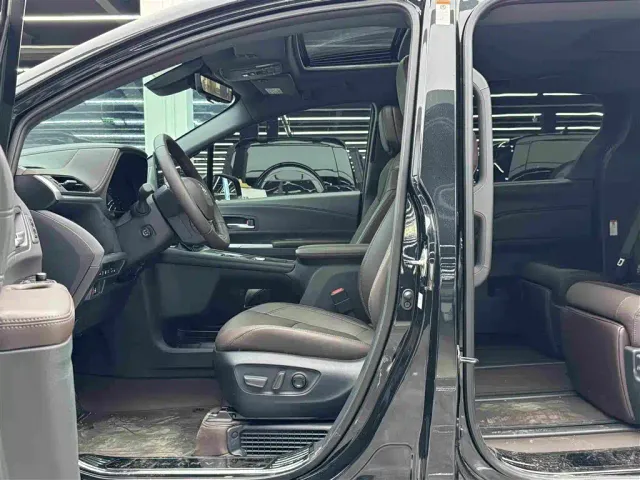 Toyota Granvia — Фото автомобиля 8