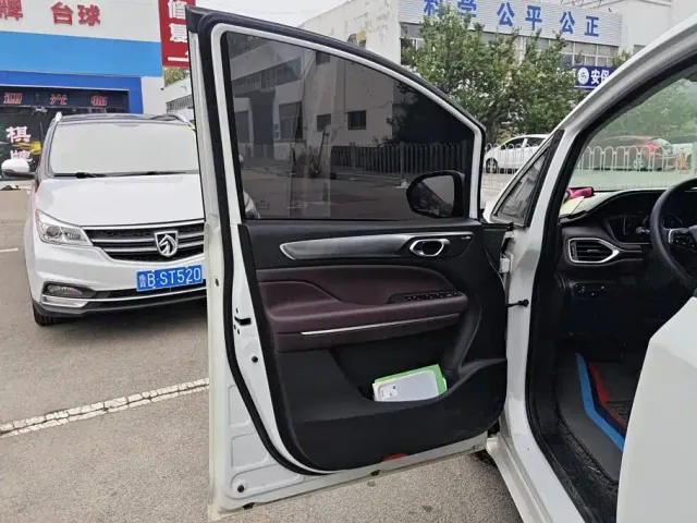 GAC Trumpchi M6 — Фото автомобиля 7