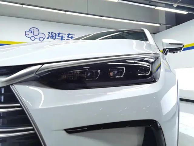 BYD Tang — Фото автомобиля 5