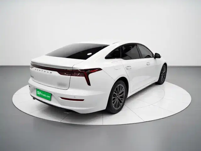 Bestune B70 — Фото автомобиля 6