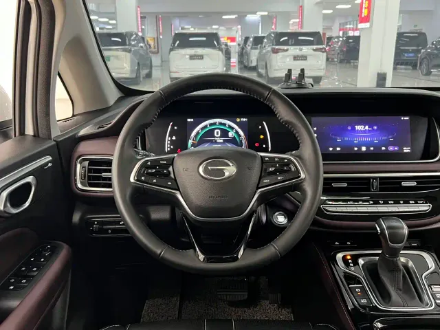 GAC Trumpchi M6 — Фото автомобиля 8