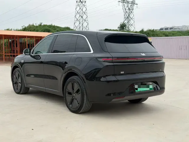 Li Auto L6 — Фото автомобиля 9