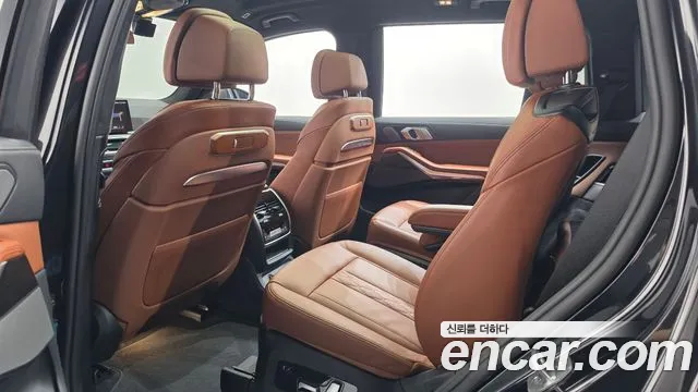 BMW X7 — Фото автомобиля 17