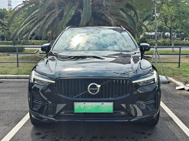 Volvo XC60 — Фото автомобиля 2