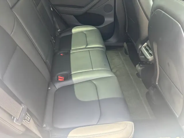 Tesla Model Y — Фото автомобиля 11