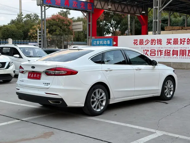 Ford Mondeo — Фото автомобиля 18