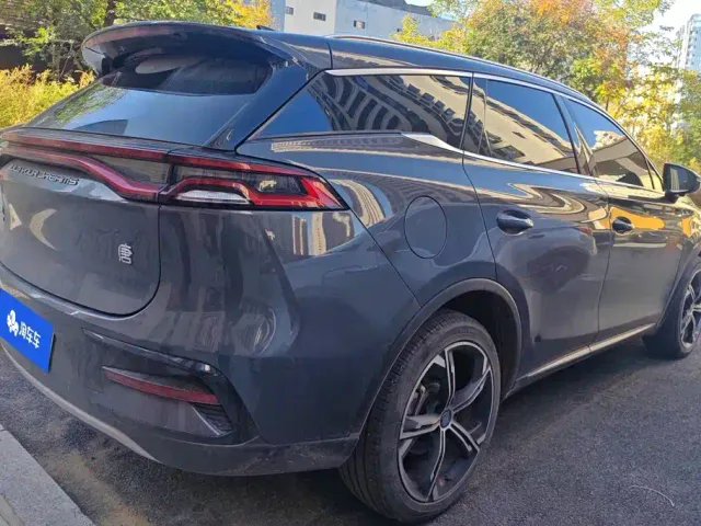 BYD Tang — Фото автомобиля 3