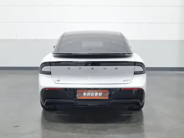 Xpeng P7+ — Фото автомобиля 4