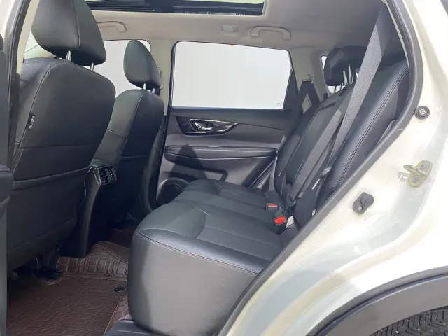 Nissan X-Trail — Фото автомобиля 12