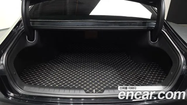Hyundai Grandeur Grandeur (GN7) 3.5 Бензин 4WD — Фото автомобиля 15