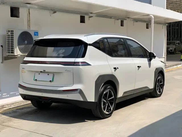 GAC Aion Y — Фото автомобиля 13