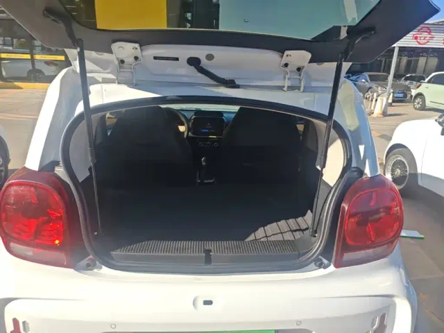 Roewe Clever — Фото автомобиля 18