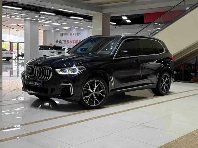 Фотография автомобиля — BMW X5