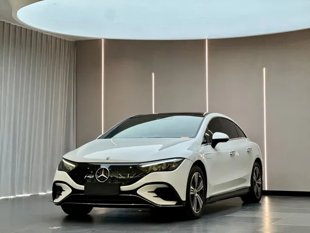 Фотография автомобиля — Mercedes-Benz EQE