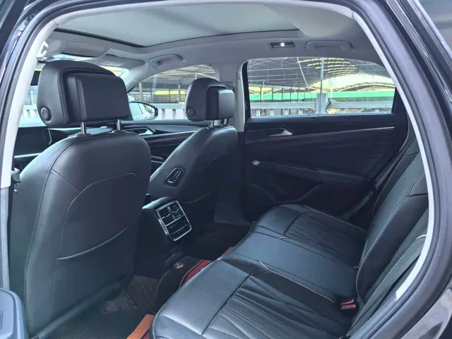 Volkswagen Passat — Фото автомобиля 9