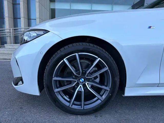 BMW 3 Series — Фото автомобиля 6