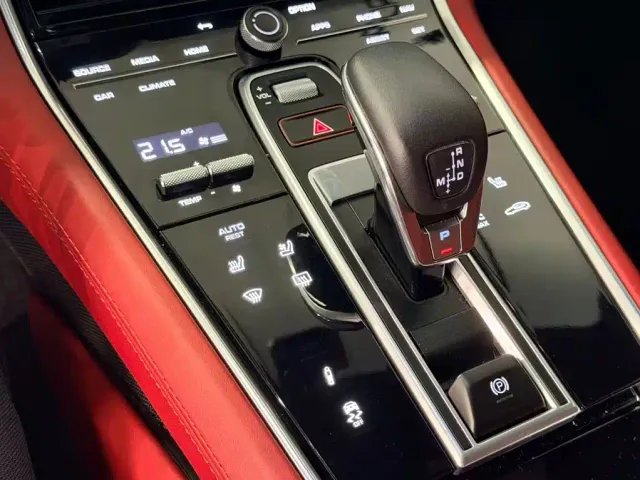 Porsche Panamera — Фото автомобиля 21