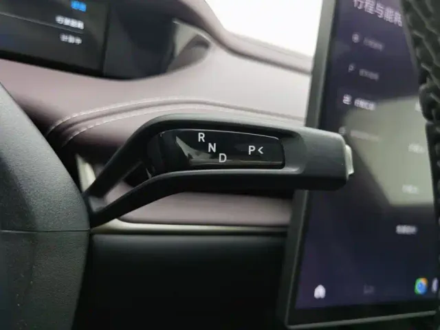 Xiaomi SU7 — Фото автомобиля 13