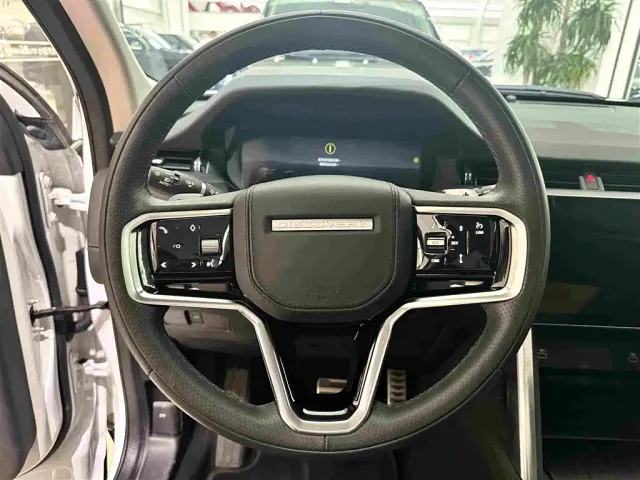 Land Rover Discovery Sport — Фото автомобиля 8