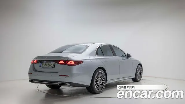 Mercedes-Benz E-Class W214 — Фото автомобиля 2