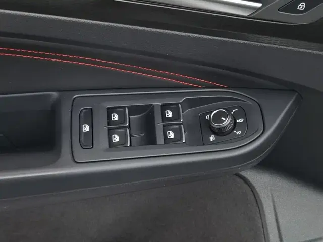 Volkswagen Golf GTI — Фото автомобиля 9