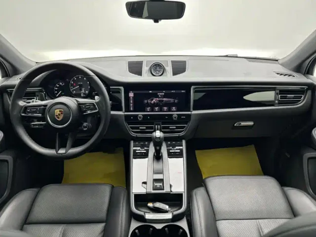 Porsche Macan — Фото автомобиля 10