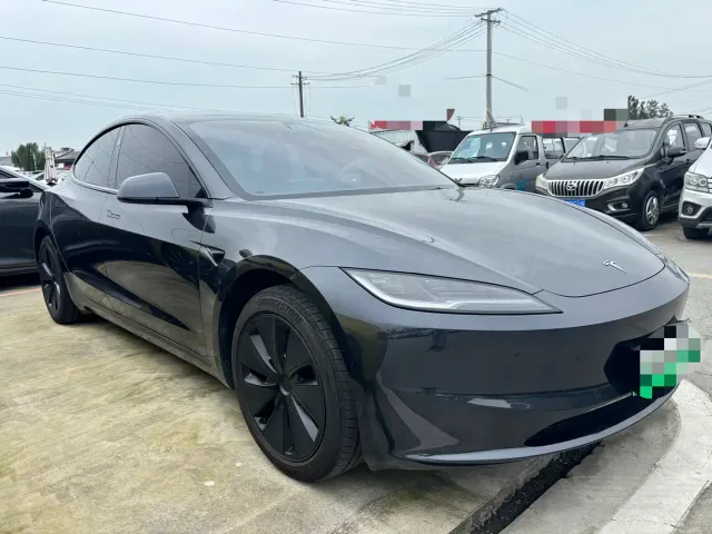 Tesla Model 3 — Фото автомобиля 3