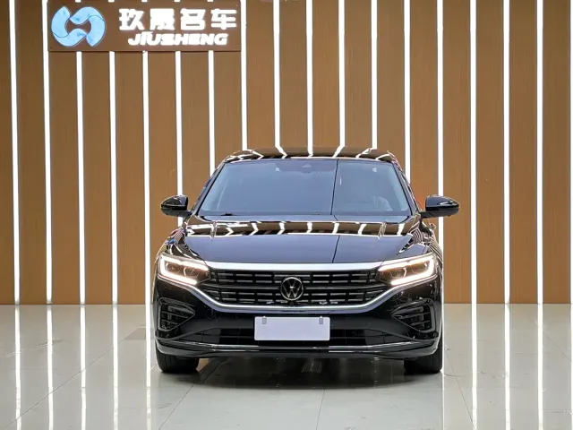 Volkswagen Passat — Фото автомобиля 2