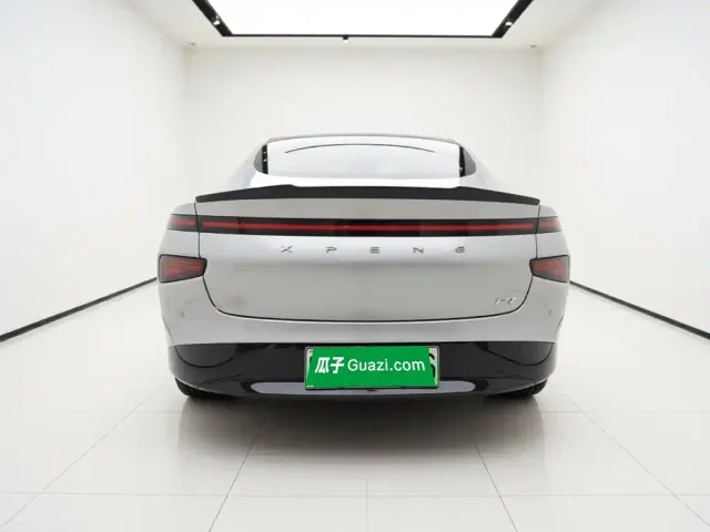 Xpeng P7 — Фото автомобиля 3