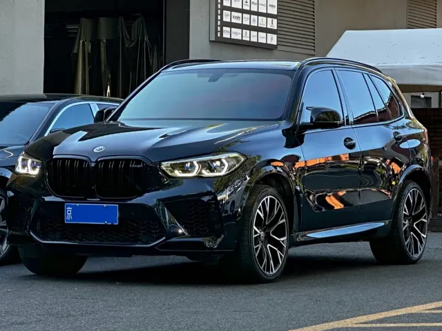 Фотография автомобиля — BMW X5 M