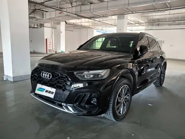 Фотография автомобиля — Audi Q5L