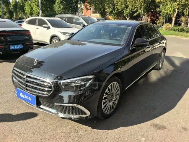 Фотография автомобиля — Mercedes-Benz E-Class