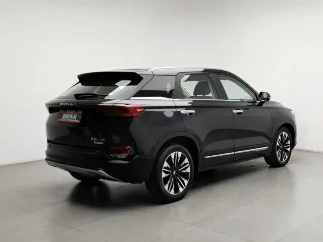 Bestune T77 — Фото автомобиля 2