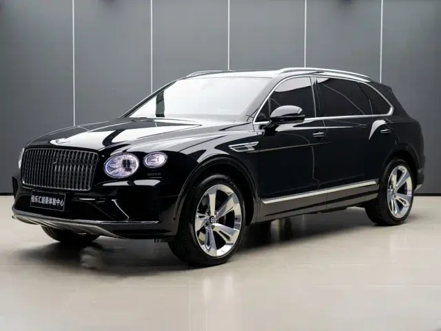 Bentley Bentayga — Фото автомобиля 2