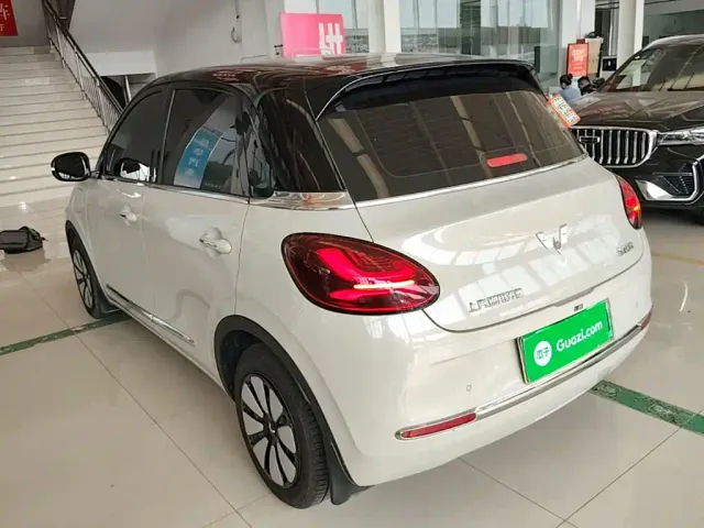 Wuling Bingo — Фото автомобиля 4