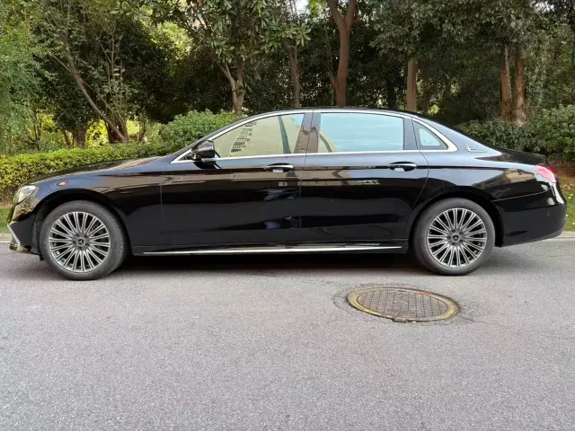 Mercedes-Benz E-Class — Фото автомобиля 5