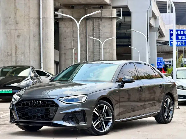 Фотография автомобиля — Audi A4L