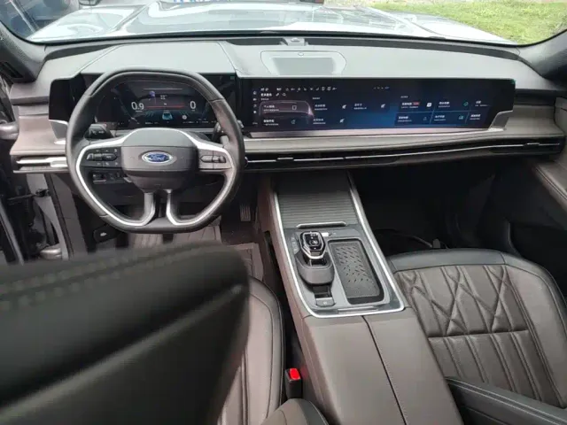 Ford Edge — Фото автомобиля 13
