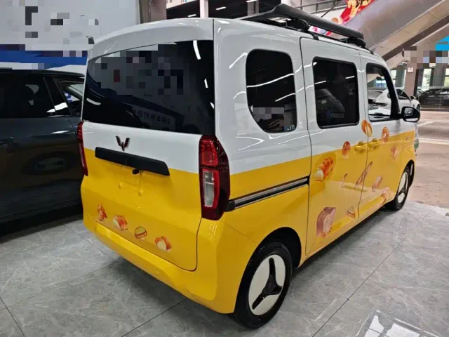Wuling Zhiguang NEV — Фото автомобиля 6