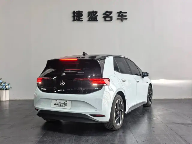 Volkswagen ID.3 — Фото автомобиля 6
