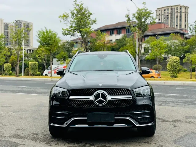 Mercedes-Benz GLE-Class — Фото автомобиля 2