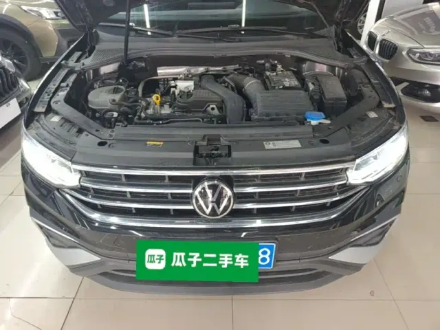 Volkswagen Tiguan L — Фото автомобиля 19