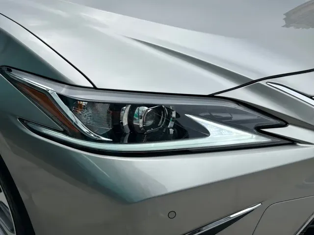 Lexus ES — Фото автомобиля 23