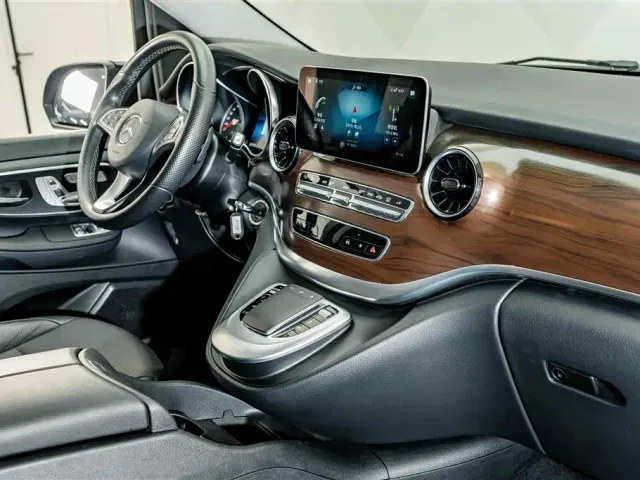 Mercedes-Benz V-Class — Фото автомобиля 19