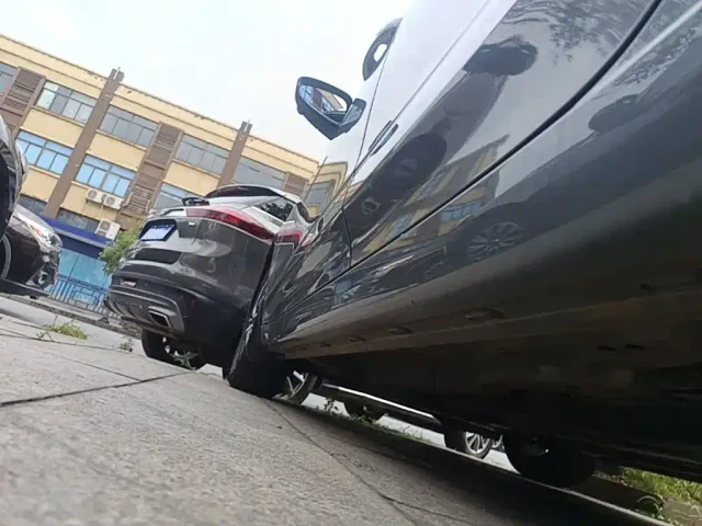 Roewe i5 — Фото автомобиля 21